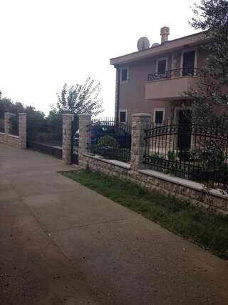 Виллы Villa Lipski Свети-Стефан Вилла с видом на море-26